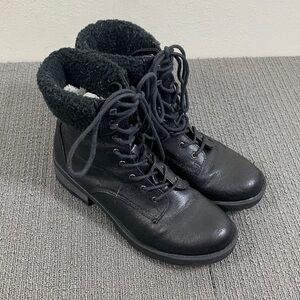 Dunes Combat Boot Womens Size 8.5 Black Faux Leather Faux Sheepskin Trekka Boots